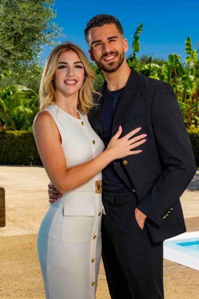 Lucia e Rosario, dopo 'Temptation Island' amore, liti e colpi di scena. La Ilardo blocca Guglielmi sui social, ma poi fa un passo indietro e pubblica un video in cui la coppia si bacia: «Mi manchi come l'aria» Lucia e Rosario