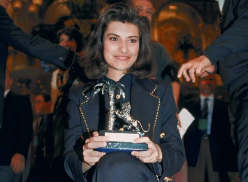 Laura Pausini, una vita di successi con la forza dei suoi amori: «Con Paolo e nostra figlia mi sento in un porto sicuro, essere madre è la cosa di cui vado più orgogliosa. E' grazie a loro se non mi sono mai fermata»
