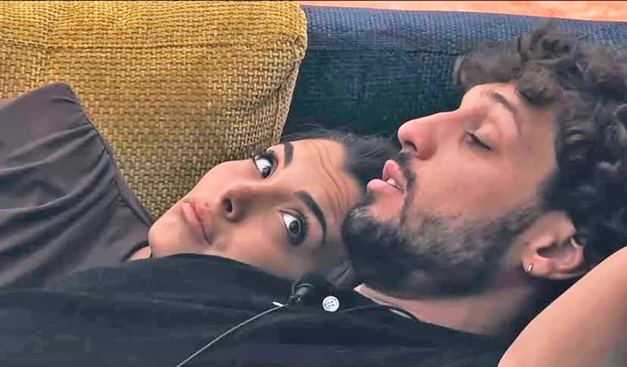 Mattia Scudieri e Grazia Kendi, dolce inizio in due del nuovo anno: «Amo i suoi occhi e il sorriso», alla fine la ex gieffina lo ha conquistato mattia e grazia GF