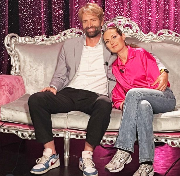 Simone Di Pasquale e i segreti di 'Ballando': «a 18 anni mi innamorai di Natalia Titova e questo incontro ci ha cambiato la vita: siamo stati insieme 7 anni e oggi siamo felici con le nostre famiglie, ma restiamo grandi amici» Simone Di Pasquale e i segreti di 'Ballando': «a 18 anni mi innamorai di Natalia Titova e questo incontro ci ha cambiato la vita: siamo stati insieme 7 anni e oggi siamo felici con le nostre famiglie, ma restiamo grandi amici»