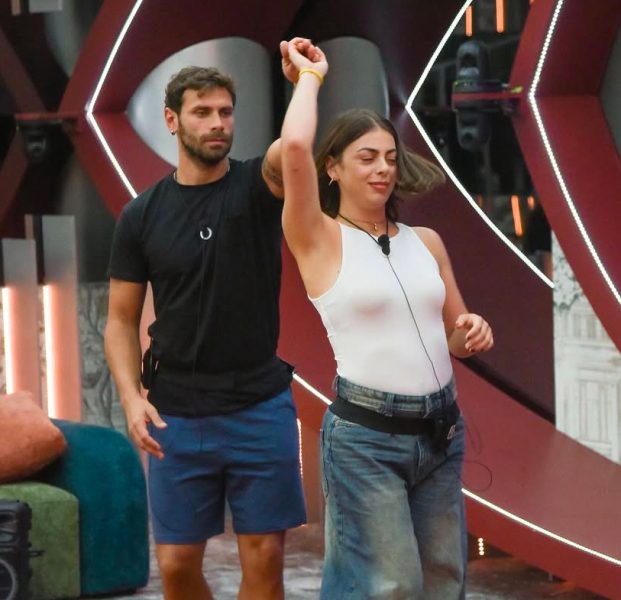 Domenico D'Alterio e Valentina Piscopo di nuovo insieme. L'ex gieffino aveva infatti promesso: «Appena fuori dalla casa spiegherò cosa è successo con Benedetta, e farò di tutto per riconquistarla» Benedetta Stocchi e Domenico D'Alterio