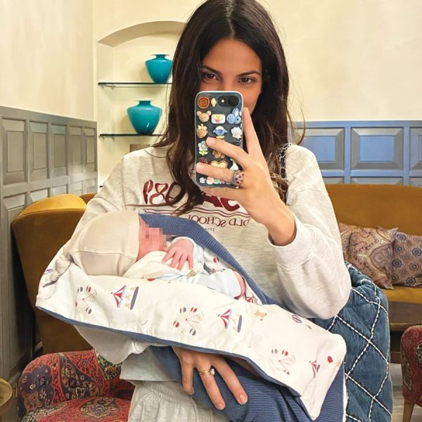 Le mamme Vip del 2025, tra un pizzico di fatica e le emozioni più grandi: baci, abbracci e un mare di tenerezza, ecco le dolcissime storie insieme ai loro cuccioli Roberta Morise e Geremia