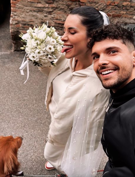 Valentina Vignali sposa Fabio Stefanini a sorpresa in tuta e scarpe da ginnastica: il sì civile a Pesaro arriva prima del matrimonio da favola previsto per il 2026 Valentina Vignali e Fabio Stefanin