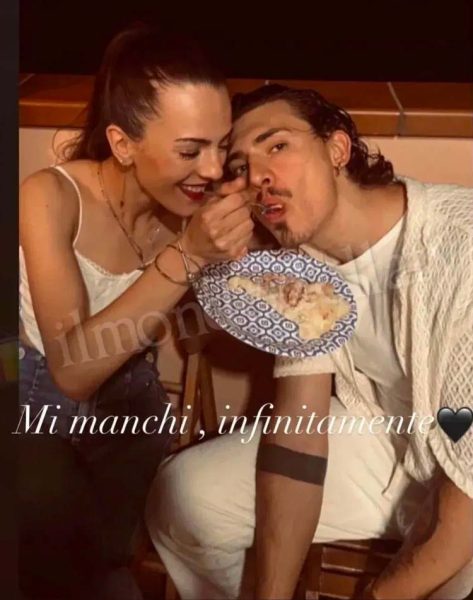 Simone Margagliotti, il disperato messaggio d'amore dell'ex Temptation a Sonia Barrile, che aspetta il loro primo figlio: «Ci metterò tutto me stesso per far sì che tu possa tornare insieme a me». Ma lei lo gela: «la nostra coppia è finita, le responsabilità no» Simone Margagliotti e Sonia Barrile