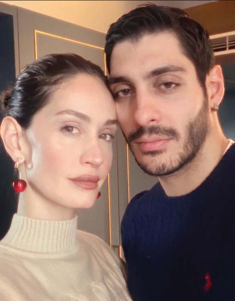 Helena Prestes e Javier Martinez, il primo anniversario per la ex gieffina è l'occasione per dichiararsi ancora al suo uomo: «Avere te nella mia vita è la cosa migliore che potessi desiderare». E lui risponde: «Ti amo cavalla pazza» Helena Prestes e Javier Martinez, il primo anniversario per la ex gieffina è l'occasione per dichiararsi ancora al suo uomo: «Avere te nella mia vita è la cosa migliore che potessi desiderare». E lui risponde: «Ti amo cavalla pazza»