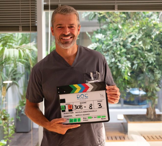 Il nuovo Luca Argentero, da Doc a pilota e avvocato: «Dopo una giornata sul set e con i figli, c'è solo Cristina: io e lei guardiamo abbracciati le serie tv sul divano» Il nuovo Luca Argentero, da Doc a pilota e avvocato: «Dopo una giornata sul set e con i figli, c'è solo Cristina: io e lei guardiamo abbracciati le serie tv sul divano»