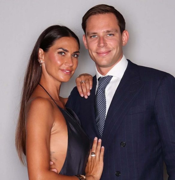 Melissa Satta, la verità a cuore aperto su Carlo Gussalli Beretta: «Gli 11 anni di differenza? Dettagli inutili, in amore bisogna pensare solo alla felicità» Melissa Satta e Carlo Gussalli Beretta