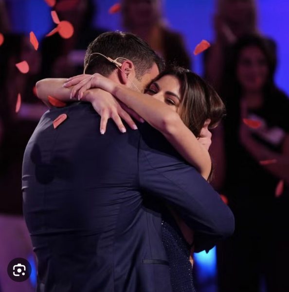Flavio Ubirti e Nicole Belloni, la coppia di Uomini e Donne si racconta: «Siamo opposti totali, in studio abbiamo vissuto il dopo e ora ci godiamo l'inizio». Tra disordine e passeggiate fiorentine sboccia la passione INTERVISTA ESCLUSIVA Flavio Ubirti e Nicole Belloni,