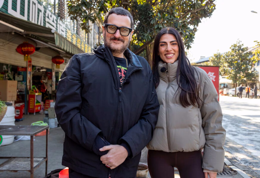 Giulia Salemi, il viaggio di Pechino Express per ritrovare se stessa: «Finalmente mi sono riposata dopo il parto». Il segreto? Dormire alle nove di sera tra insetti e adrenalina, con il cuore sempre a casa da Pierpaolo e Kian giulia salemi costantino