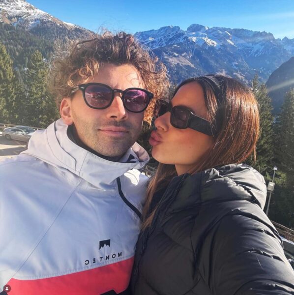 Giulia Duranti rompe il silenzio su Mirco Rossi: «Io e lui ci siamo rivisti e abbiamo parlato di tante cose». Mentre la fidanzata dell'isola è felice con Andrea, il suo ex è tornato single dopo la crisi con Alessia Sagripanti