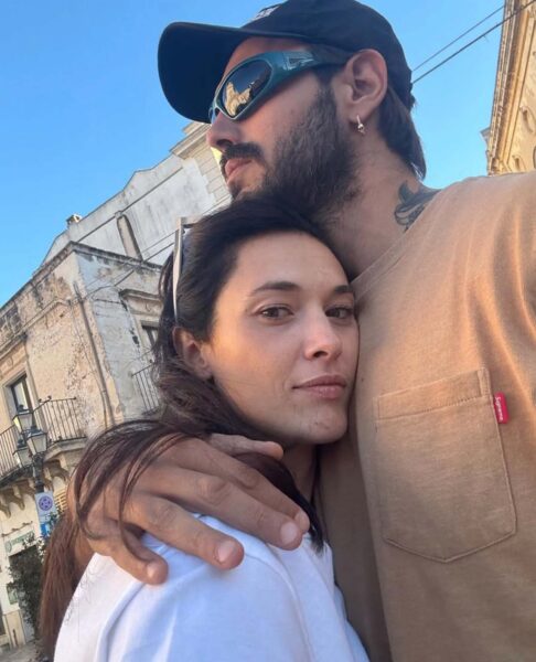 Francesco Monte sbotta contro le ex Giulia Salemi e Cecilia Rodriguez, dopo il presunto accenno al loro passato hot con l’ex tronista: «Il vostro è un gossip da sedicenni rancorose, e scusate se non sono stato all’altezza». E poi le accusa: «Pseudo paladine che umiliano e deridono gli uomini» Francesco Monte e Isabella De Candia