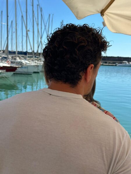 Gianluca Costantino e Nicole Di Mario beccati insieme al mare. Baci e sguardi complici, dopo la storia flop con Francesca Sorrentino a 'Uomini e Donne', è scoppiato l'amore con la modella de 'La Pupa e il Secchione'? WhatsApp Image 2026-04-07 at 11.20.57 (6)