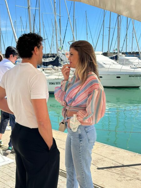 Gianluca Costantino e Nicole Di Mario beccati insieme al mare. Baci e sguardi complici, dopo la storia flop con Francesca Sorrentino a 'Uomini e Donne', è scoppiato l'amore con la modella de 'La Pupa e il Secchione'? WhatsApp Image 2026-04-07 at 11.20.57