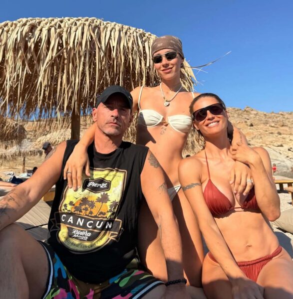 Aurora Ramazzotti insieme a papà Eros e a mamma MIchelle Hunziker