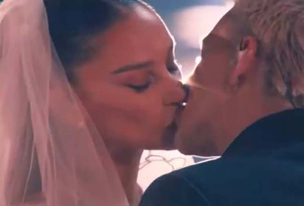 Francesca Tocca e Marcello Sacchetta dopo il bacio infuocato all'Eurovision di Vienna: «Si vede che non fingono». Ma nonostante gli indizi l'entourage smentisce il flirt: «Niente amore, sono solo amici»