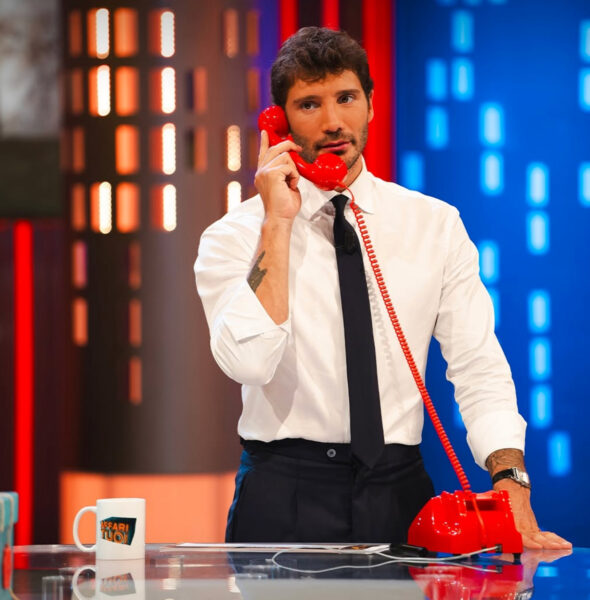 Per il gossip De Martino è furioso dopo le frasi di Belen in tv? «Ritocchini? Tra Stefano e Iannone è una bella gara». E poi l’ex moglie è tornata sul caso Alessia Marcuzzi e lui non ci sta de martino affari tuoi