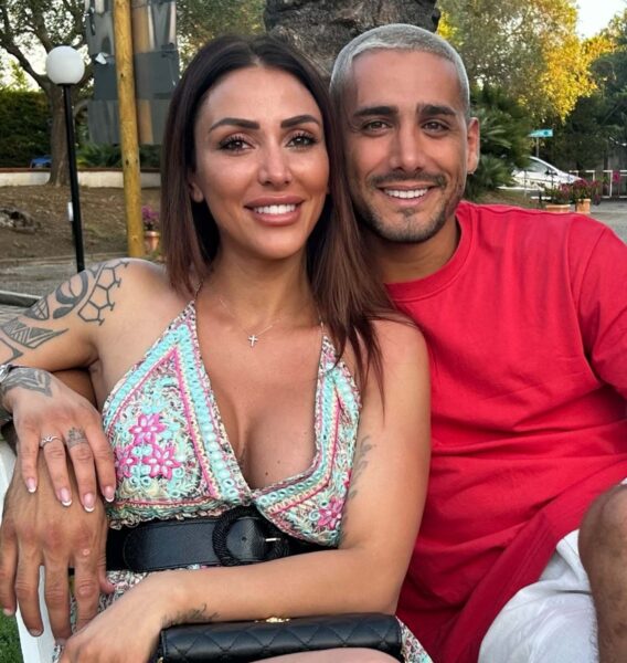 Selvaggia Roma e le nozze in arrivo con Luca Teti: «Il segreto del matrimonio è scegliersi ogni giorno, anche nei momenti più difficili». L'influencer da un milione di like confessa che in futuro è in arrivo un'altra dolce sorpresa: «vogliamo allargare la famiglia» L'INTERVISTA ESCLUSIVA Luca Teti e Selvaggia Roma