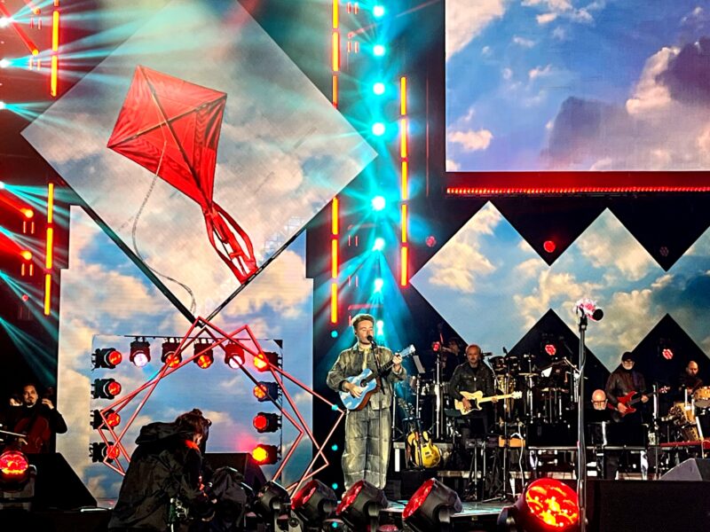 Milano festeggia la musica: Radio Italia Live 2026 conquista Piazza Duomo con 20.000 persone sotto la pioggia, tra stelle del pop italiano e un'orchestra dal vivo Radio Italia Live 2026