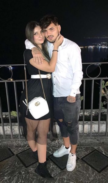 Temptation Island, Giovanni Grazioso torna a vendere brioche a Palermo dopo le pesanti critiche di Sabrina Soussi: «Quello che fa non è un lavoro vero», aveva detto la fidanzata. E lui si ‘vendica’, mostrandosi orgoglioso con il suo carretto a reality ancora da svelare!