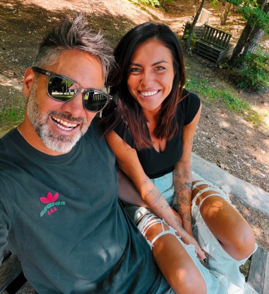 Pamela Camassa e Stefano Russo, la coppia appare sempre più unita, esce allo scoperto e lei confessa: «Nella vita niente accade per caso, ma oggi sì, sono felice» Pamela Camassa e Stefano Russo