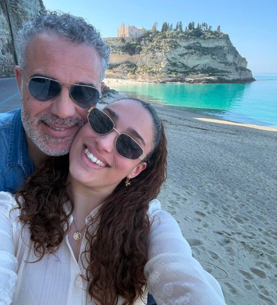 Sebastiano Mignosa, dalla scelta sbagliata sul trono Over al traghetto last minute per Elisabetta Gigante: «Simona Cannata era solo testa, lei è cuore e farfalle». Il Cavaliere svela il suo amore e non ha rimpianti: «Al cuore non si comanda» L'INTERVISTA ESCLUSIVA