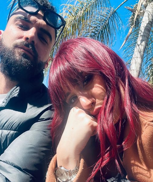 Temptation Island, Iris e Andrea lasciano insieme il villaggio dopo il falò di confronto tra lacrime, forti accuse e un mare di dubbi. «Ora ripartiamo da zero», ma lei lo gela: «Non ti ho mica perdonato», e pensa alla vita vera per capire se andare avanti con il suo fidanzato Temptation Island, Iris e Andrea lasciano insieme il villaggio dopo il falò di confronto tra lacrime, forti accuse e un mare di dubbi. «Ora ripartiamo da zero», ma lei lo gela: «Non ti ho mica perdonato», e pensa alla vita vera per capire se andare avanti con il suo fidanzato