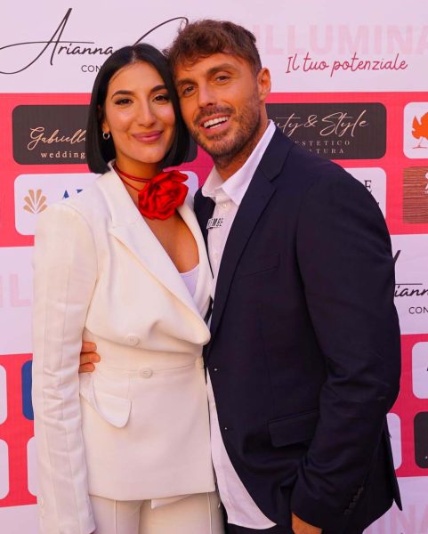 Dal falò di confronto al matrimonio sfumato con Arianna Curci: Alex Petri racconta l’addio di Vittoria Bricarello a Temptation Island, il bacio scoperto in tv e la frase che gli è costata tutto: «La tua ex non è un'amica» Alex Petri e Arianna Curci