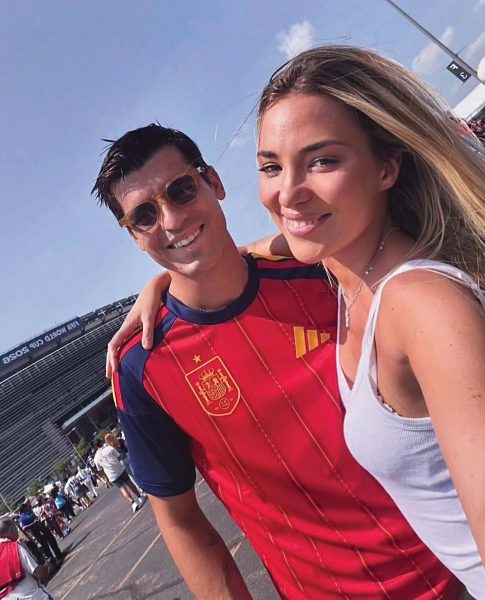 Alvaro Morata e Alice Campello di nuovo innamorati: quel «ti amo» sussurrato in spiaggia conferma il terzo ritorno di fiamma, dopo il divorzio mai concluso e una storia di dieci anni con molti momenti bui. Lei ora vuole solo «recuperare tranquillità con Alvaro» e vivere la clamorosa rinascita del loro amore Alvaro Morata e Alice Campello,