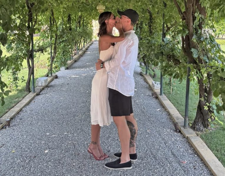 Belen e Gaetano Fidanzati, colpo di scena nella crisi dell’estate: «Il tempo darà tutte le risposte, non è finito nulla», il personal trainer fa un passo indietro e apre uno spiraglio alla pace con la compagna Belen e Gaetano Fidanzati