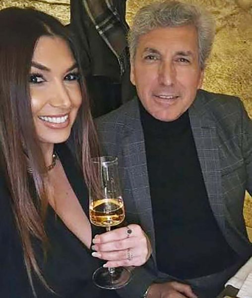 Claudia Lenti, lontana dal parterre di Uomini e Donne vive un'estate d'amore intensa con Andrea Tondo e ricorda: «Una storia bellissima con una persona normale». Una passione sempre più forte verso le nozze? «Sei tu quel rifugio sicuro in cui posso sempre essere me stessa». Claudia Lenti con papà Mario. Padre e figlia sono molto legati