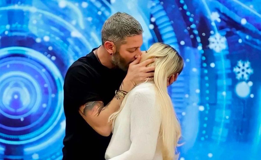 Edoardo Tavassi protegge dai social la sua preziosa storia d’amore con Micol Incorvaia, nata nella casa del Gf Vip e sempre più importante. «La nostra vita privata deve restare privata», tra convivenza, tanta discrezione e un futuro già scritto e svelato: «matrimonio e tanti figli!» Edoardo Tavassi e Micol Incorvaia al Gf Vip 7