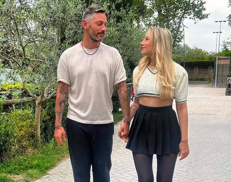 Edoardo Tavassi protegge dai social la sua preziosa storia d’amore con Micol Incorvaia, nata nella casa del Gf Vip e sempre più importante. «La nostra vita privata deve restare privata», tra convivenza, tanta discrezione e un futuro già scritto e svelato: «matrimonio e tanti figli!» Edoardo Tavassi e Micol Incorvaia