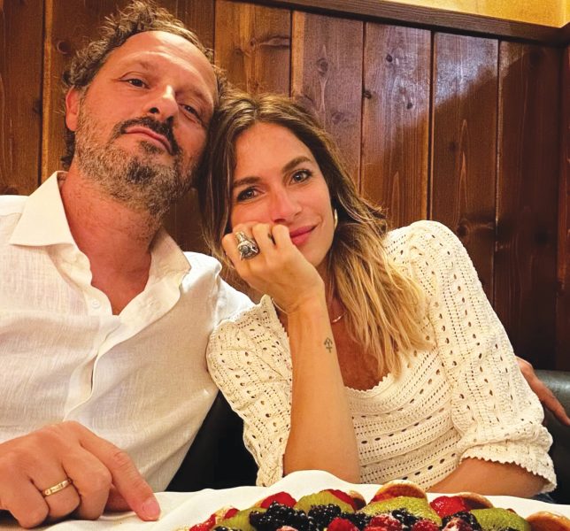 Eleonora Pedron e il primo incontro ‘da film’ in treno con Fabio Troiano: «Se quel posto non fosse stato libero, non lo avrei mai incontrato: da quel momento il suo posto è stato sempre accanto a me» Eleonora Pedron e Fabio Troiano