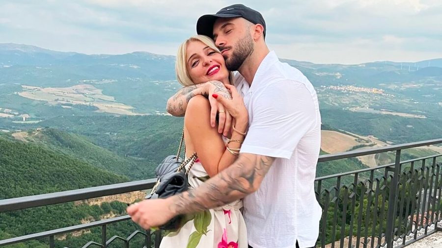 Andreas Muller, al GF Vip con Veronica Peparini nel cuore: «mi mancherà, è stata lei la mia migliore terapia». E sulle figlie Penelope e Ginevra: «Ci sarò sempre per loro, le renderò due ‘guerriere’ in questo mondo così difficile» andreas muller veronica peparini