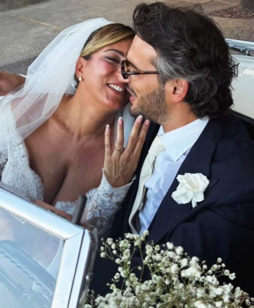 Ida De Filippo di ‘Casa a prima vista’ ha detto sì a Pietro dopo 13 anni insieme: «Vedere l’amore vero negli occhi di chi ami è il regalo più bello che la vita possa fare: io e te finalmente marito e moglie» Ida Di Filippo e Pietro Alban