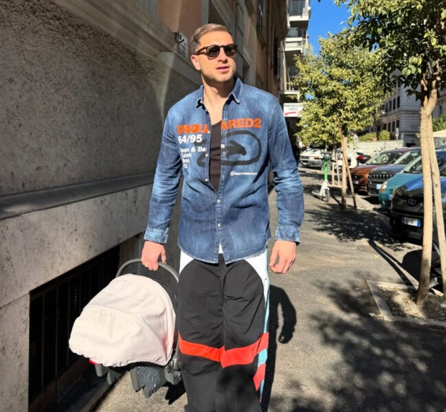 Vittoria Egidi esce allo scoperto per la prima volta con suo figlio Paolo, avuto con l’ex U&D Salvatore Di Carlo: «Ho scelto di fare le cose quando le sentivo davvero». La nuova vita da mamma della ex Temptation Island: «Ogni giorno guardarti mi fa pensare a quanto sono fortunata» Salvatore Di Carlo ha sorpreso tutti raccontando sui social la nascita di Paolo
