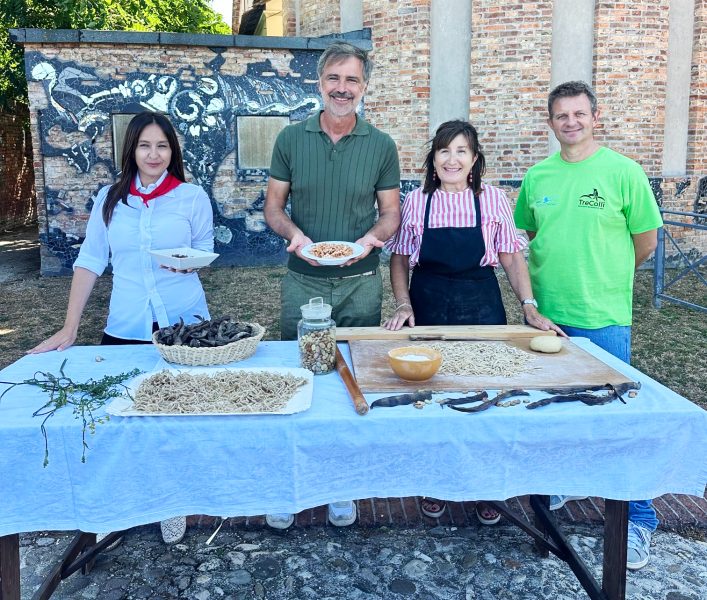 Beppe Convertini, dalle coste delle Marche alla Campania: l’ultima rotta di Azzurro attraversa mare, borghi, tradizioni e sapori per chiudere la sesta stagione con un viaggio speciale Beppe Convertini, dalle coste delle Marche alla Campania: l’ultima rotta di Azzurro attraversa mare, borghi, tradizioni e sapori per chiudere la sesta stagione con un viaggio speciale