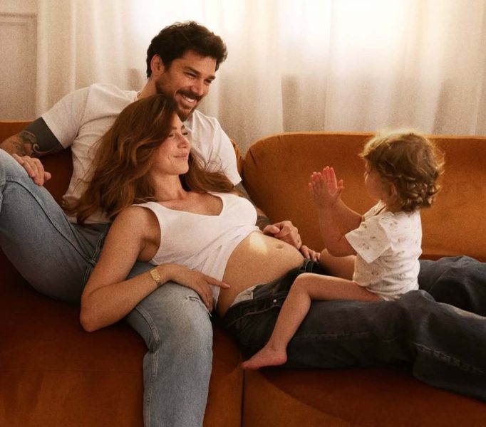 Arianna Cirrincione ricorda l’amore con Andrea Cerioli sbocciato a Uomini e Donne, la grande paura di non essere quella giusta e l’emozione infinita. «Lui mi è piaciuto subito, ha baciato solo me e se non mi sceglie è un pazzo» Dopo la nascita di Allegra Arianna Cirrincione e Andrea Cerioli aspettano un'altra bambina