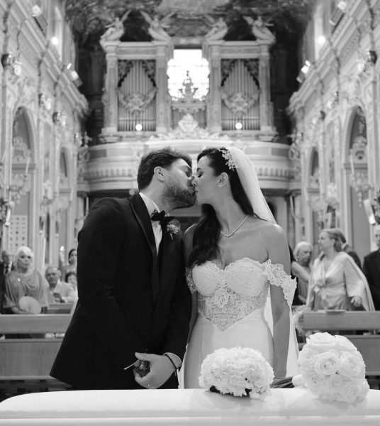 Amedeo Andreozzi è diventato papà: è nata Alma, la prima figlia avuta con Giulia Todaro. Dopo Uomini e Donne per l’ex tronista comincia una nuova vita: «Ti abbiamo cercata in tutti i nostri sogni e la nostra felicità inizia qui, un battito alla volta» Le nozze di Amedeo Andreozzi e Giulia Todaro, celebrate nel luglio del 2025