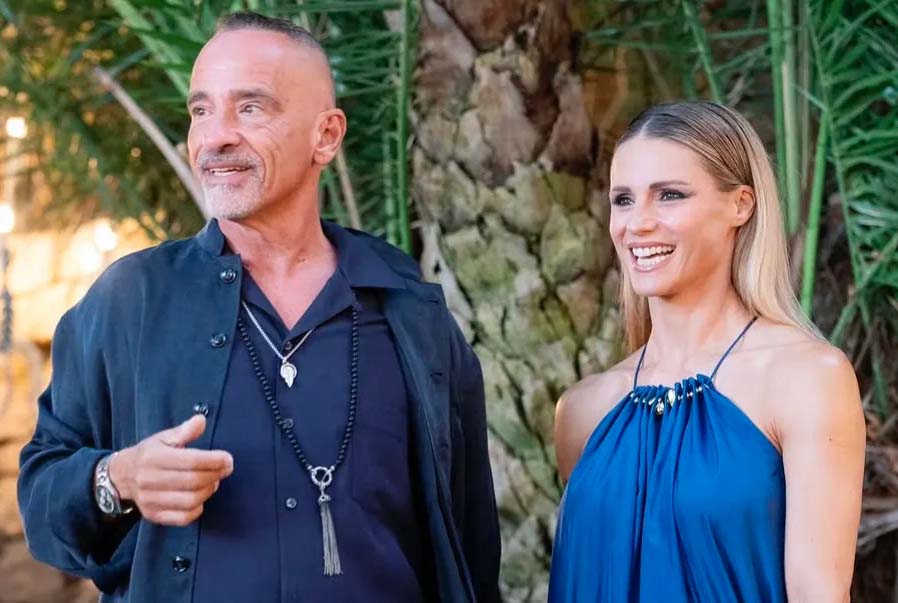 Michelle Hunziker, la verità sull’amore per Eros Ramazzotti: «Sono rimasta innamorata di lui almeno fino al 2010», ben 8 anni dopo la dolorosa separazione. Oggi con Giulio Berruti ritrova serenità e protezione: «Una relazione deve essere un valore aggiunto» Michelle Hunziker, la verità sull’amore per Eros Ramazzotti: «Sono rimasta innamorata di lui almeno fino al 2010», ben 8 anni dopo la dolorosa separazione. Oggi con Giulio Berruti ritrova serenità e protezione: «Una relazione deve essere un valore aggiunto»