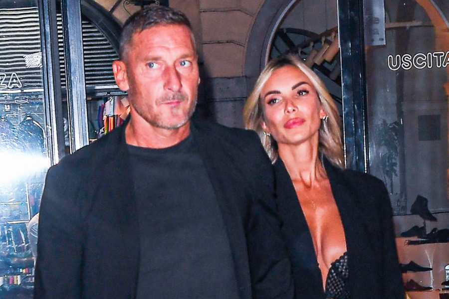 Noemi Bocchi basta con le accuse: «Non ho rovinato nessun matrimonio, ma tutta questa storia mi ha schiacciato». E mentre le nozze con Francesco Totti sono sempre più vicine, Ilary Blasi gela la nuova coppia: «Spero che siano felici, almeno ne sarà valsa la pena» Noemi Bocchi totti