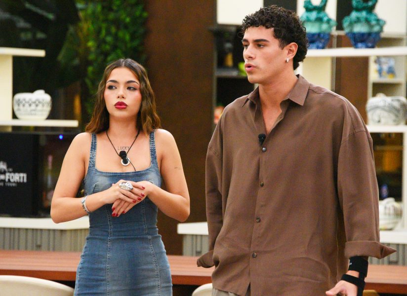 Piera Meloni lascia Gian Marco Ciaccia al Grande Fratello Vip: «Non provo un amore così forte come dovrei». Si avvicina a Roncaccia ma lui frena: «Abbiamo sempre tempo per stare insieme» piera meloni roncaccia