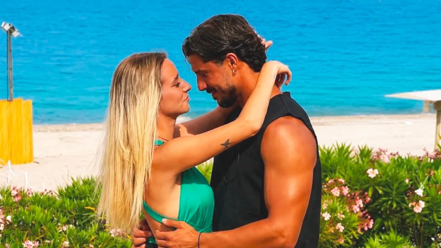 Soraya Sabetta, la crisi dopo Temptation: «Amavo Cristian ma lui stava con me solo per la mia famiglia». E svela il segreto di Dimitri: «Abbiamo avuto una storia, mi è stato vicino in un momento difficile» Soraya Sabetta e Dimitri